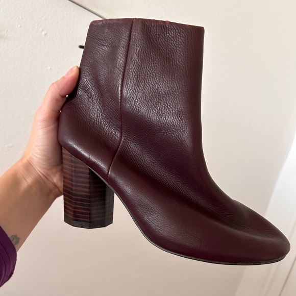 GREY CITY - Women’s Burgundy Leather Octogon Heel - Size 6 - Picture 7 of 9